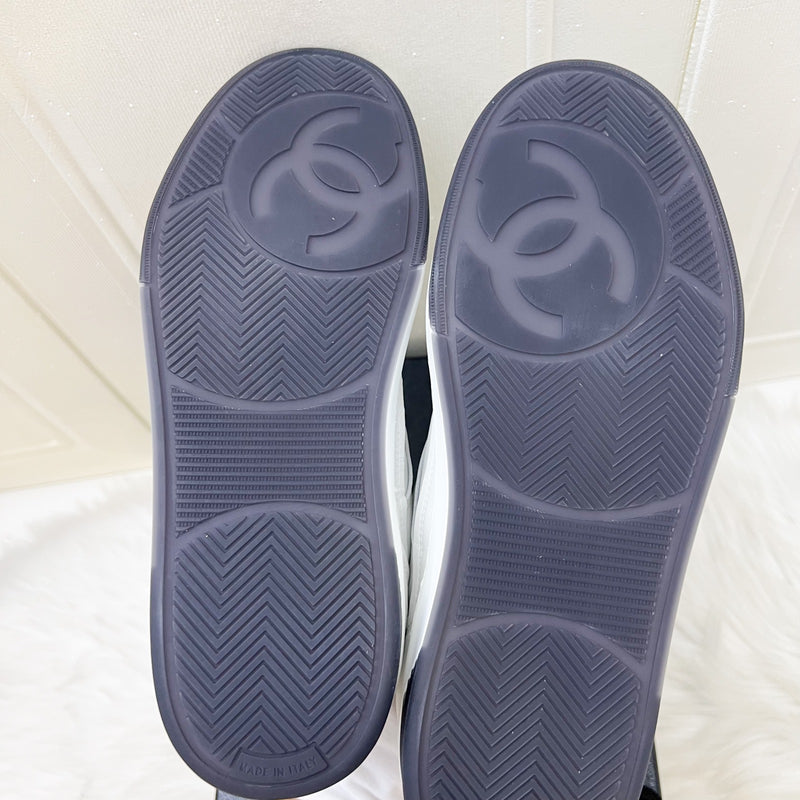 Chanel 24P CC Logo Sneakers in White Calfskin Sz 38 (Model: G39978)