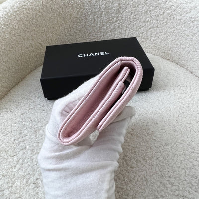 Chanel 22S Snap Card Holder in Light Pink Caviar LGHW