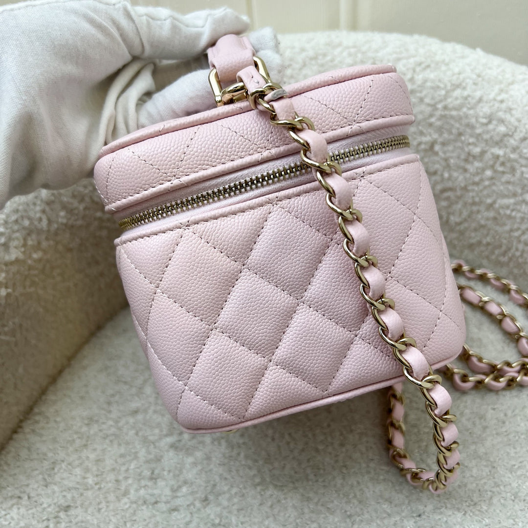 CHANEL エスカーピン アンソラサイト 38.5 Chanel 22S Top Handle Vanity Case with Chain in Pink Caviar