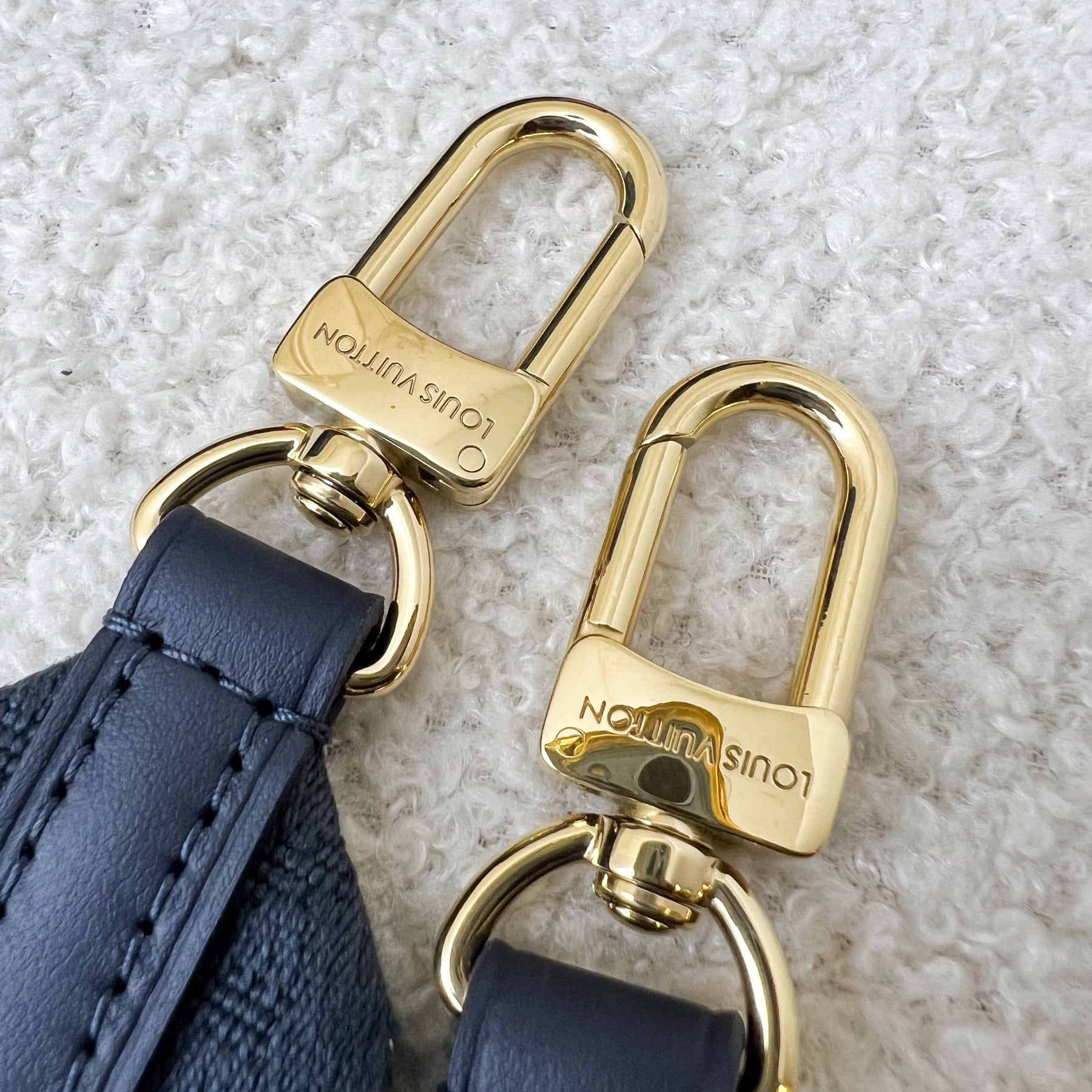Louis Vuitton BRAND NEW / SOLD OUT / Spring 2022 / Keepall XS shoulder  strap by Nigo Blue Leather Denim ref.392469 - Joli Closet