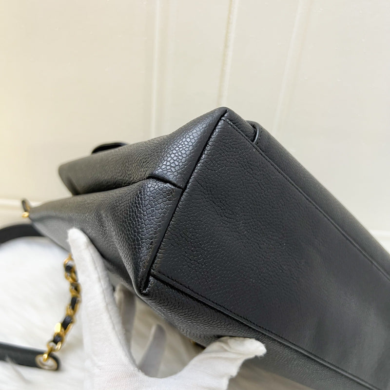 Chanel Vintage Shoulder Bag in Black Caviar and 24K Gold Plated HW