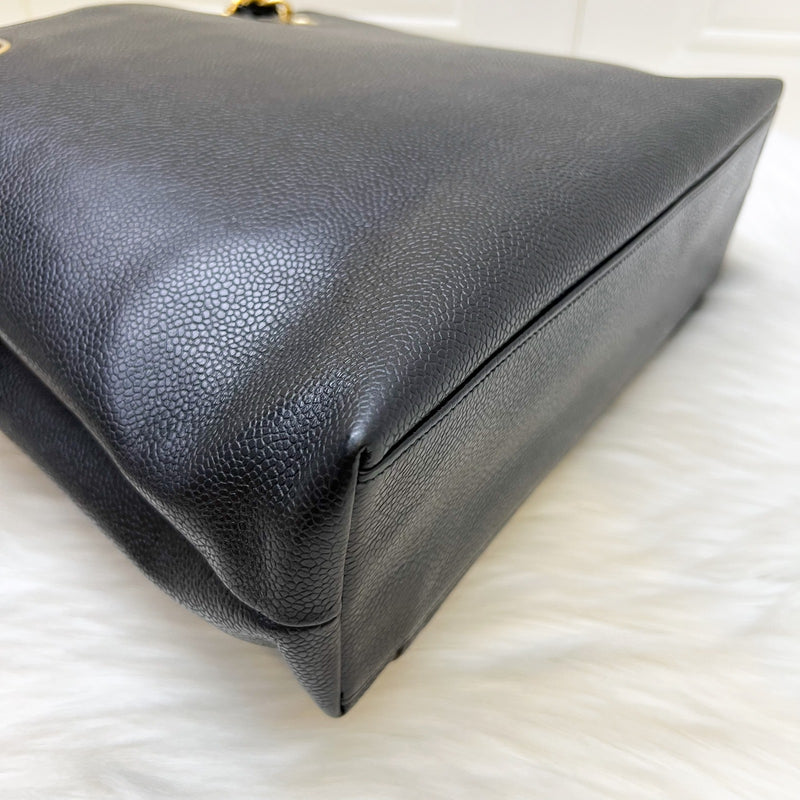 Chanel Vintage Shoulder Bag in Black Caviar and 24K Gold Plated HW