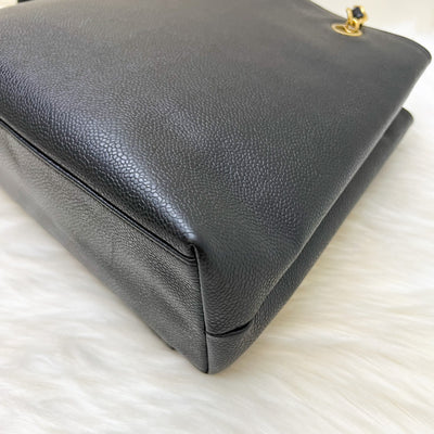 Chanel Vintage Shoulder Bag in Black Caviar and 24K Gold Plated HW