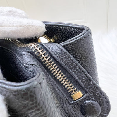 Chanel Vintage Shoulder Bag in Black Caviar and 24K Gold Plated HW