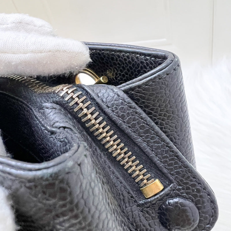 Chanel Vintage Shoulder Bag in Black Caviar and 24K Gold Plated HW