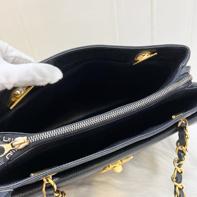 Chanel Vintage Shoulder Bag in Black Caviar and 24K Gold Plated HW