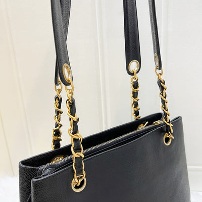 Chanel Vintage Shoulder Bag in Black Caviar and 24K Gold Plated HW