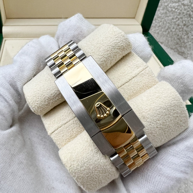 Rolex Datejust 36, with Gold Dial, 10 Diamond Markers, 18K Golden Fluted Bezel with Gold and Oystersteel Jubilee Bracelet (126233)