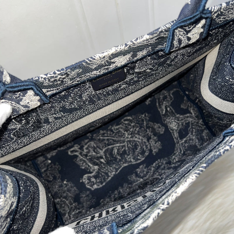 Dior Medium Book Tote in Blue and Ecru Toile de Jouy Reverse Embroidery Canvas (Model: M1296ZRGO, Colour: M928)