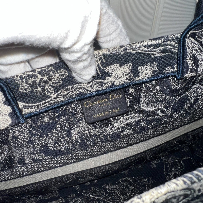 Dior Medium Book Tote in Blue and Ecru Toile de Jouy Reverse Embroidery Canvas (Model: M1296ZRGO, Colour: M928)