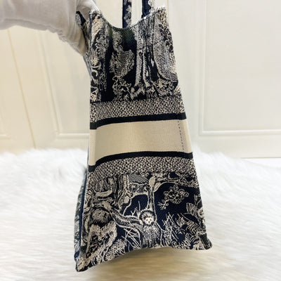 Dior Medium Book Tote in Blue and Ecru Toile de Jouy Reverse Embroidery Canvas (Model: M1296ZRGO, Colour: M928)