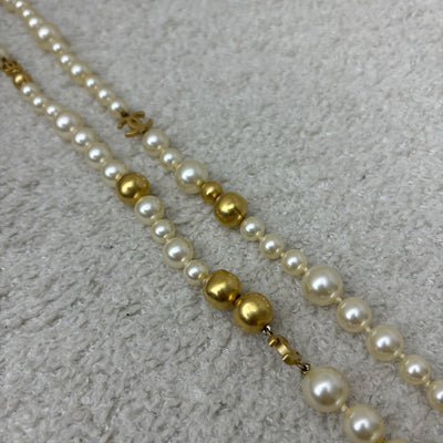 Chanel 07P Long Necklace with Pearls and CC Logo in GHW