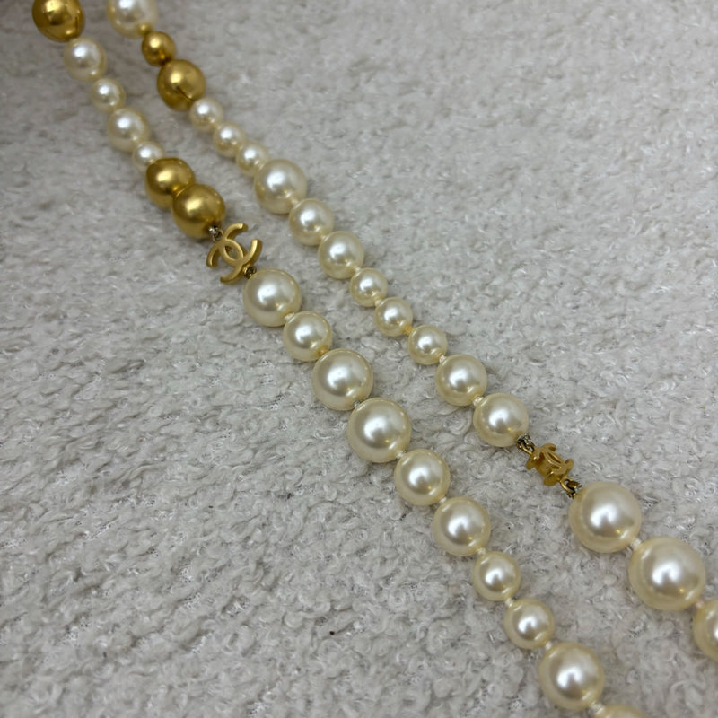 Chanel 07P Long Necklace with Pearls and CC Logo in GHW