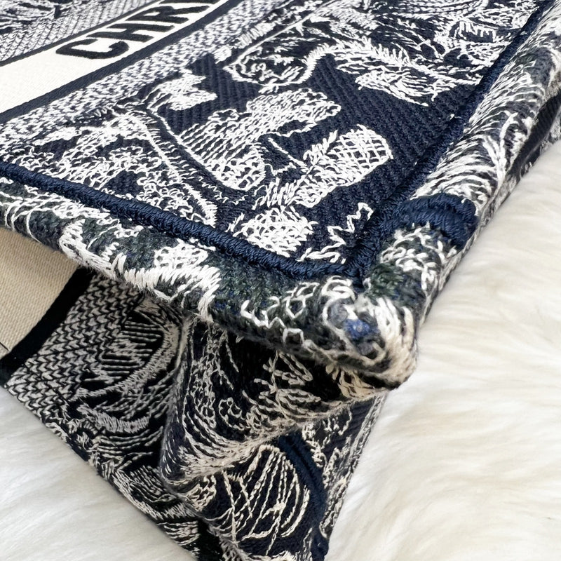 Dior Medium Book Tote in Blue and Ecru Toile de Jouy Reverse Embroidery Canvas (Model: M1296ZRGO, Colour: M928)