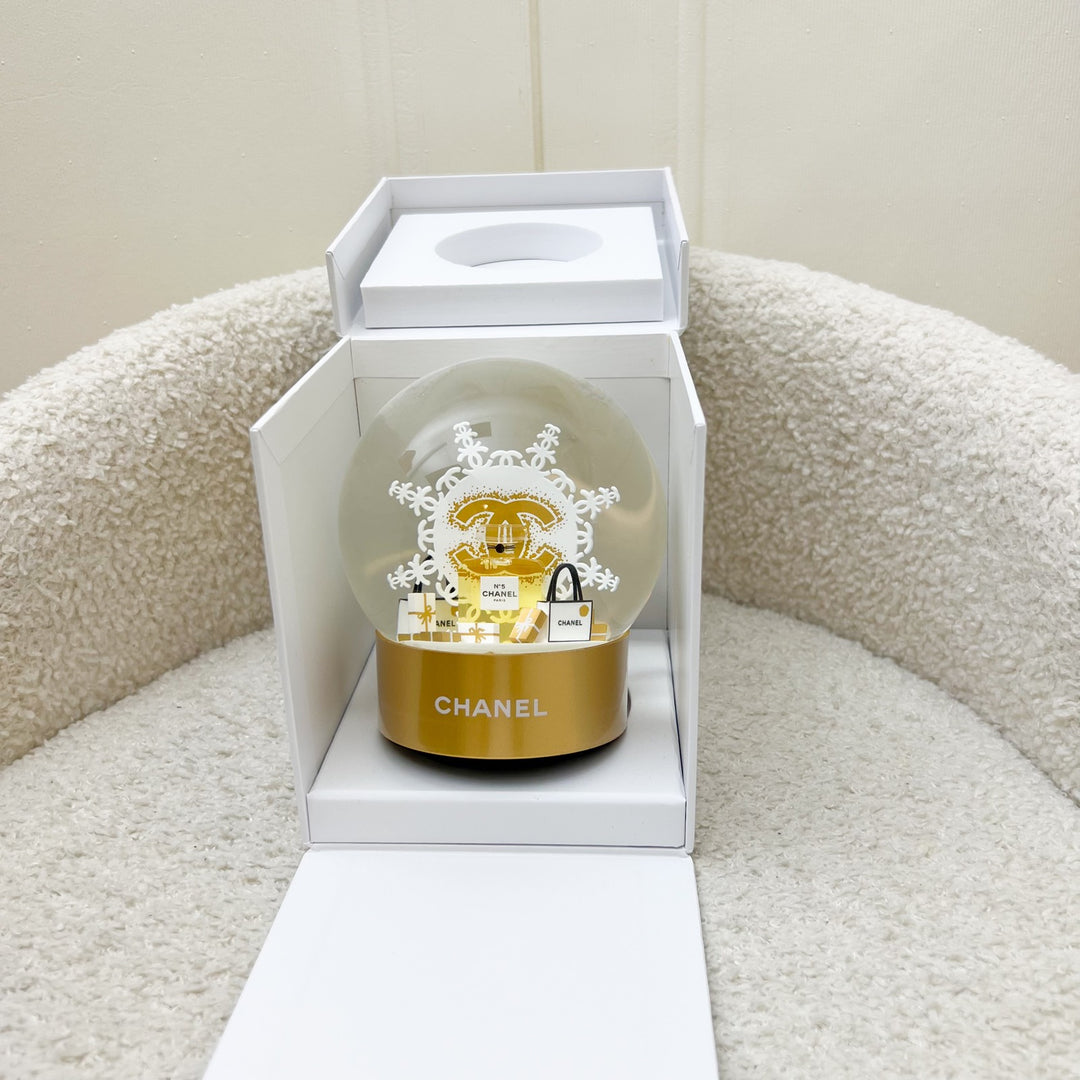 Chanel 2024 VIP Gift No.5 Holiday Snow Globe – Brands Lover