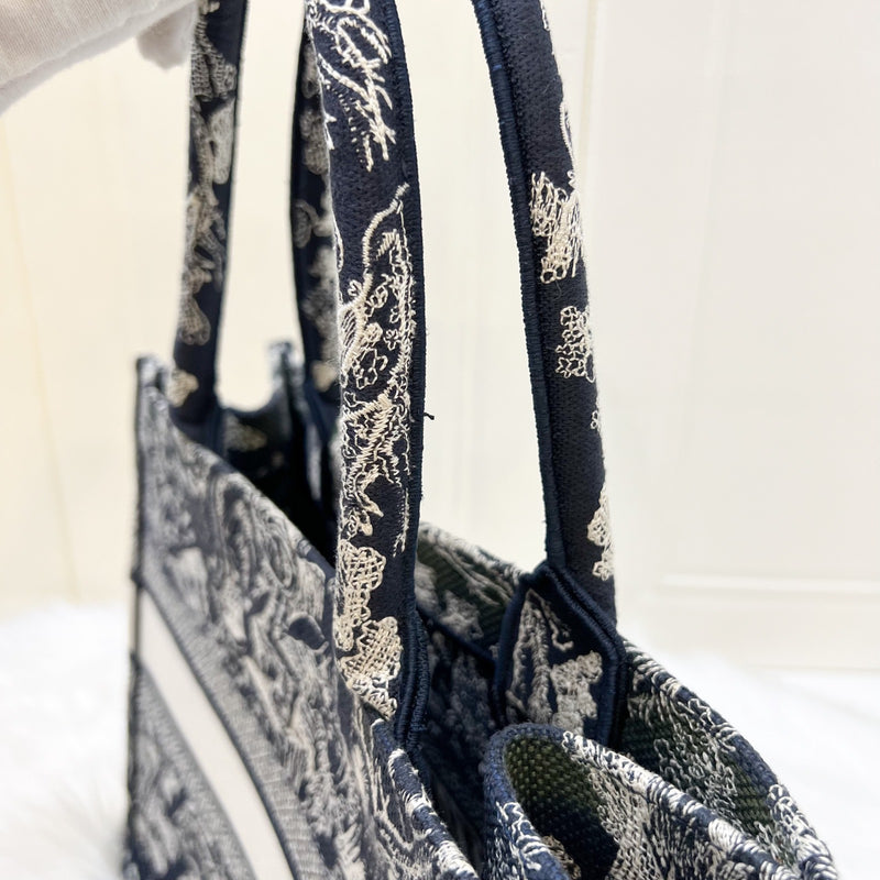 Dior Medium Book Tote in Blue and Ecru Toile de Jouy Reverse Embroidery Canvas (Model: M1296ZRGO, Colour: M928)
