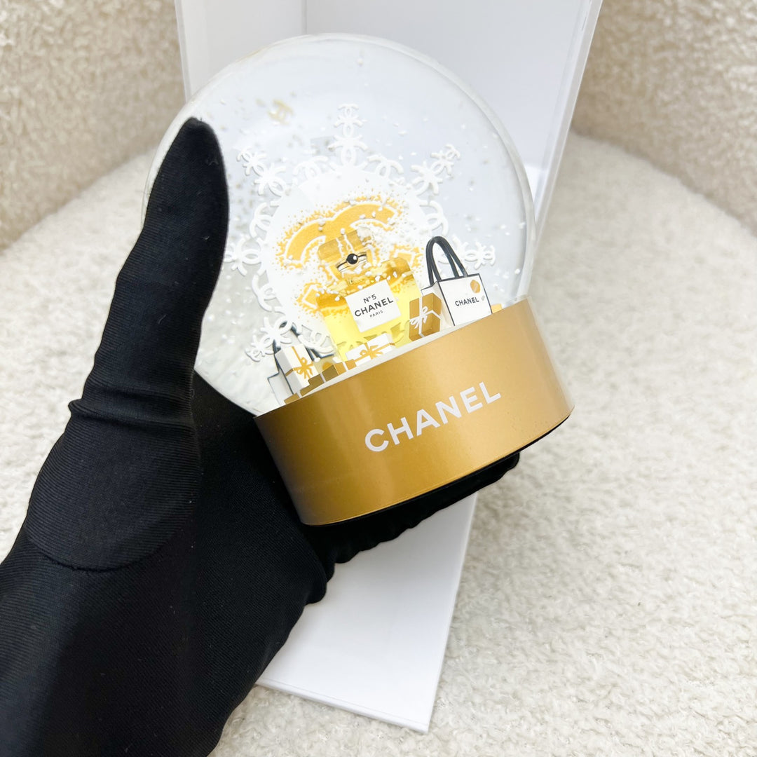 Chanel 2024 VIP Gift No.5 Holiday Snow Globe – Brands Lover