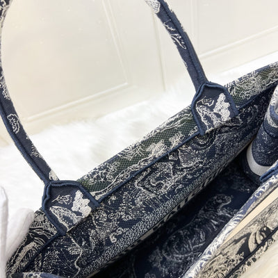 Dior Medium Book Tote in Blue and Ecru Toile de Jouy Reverse Embroidery Canvas (Model: M1296ZRGO, Colour: M928)