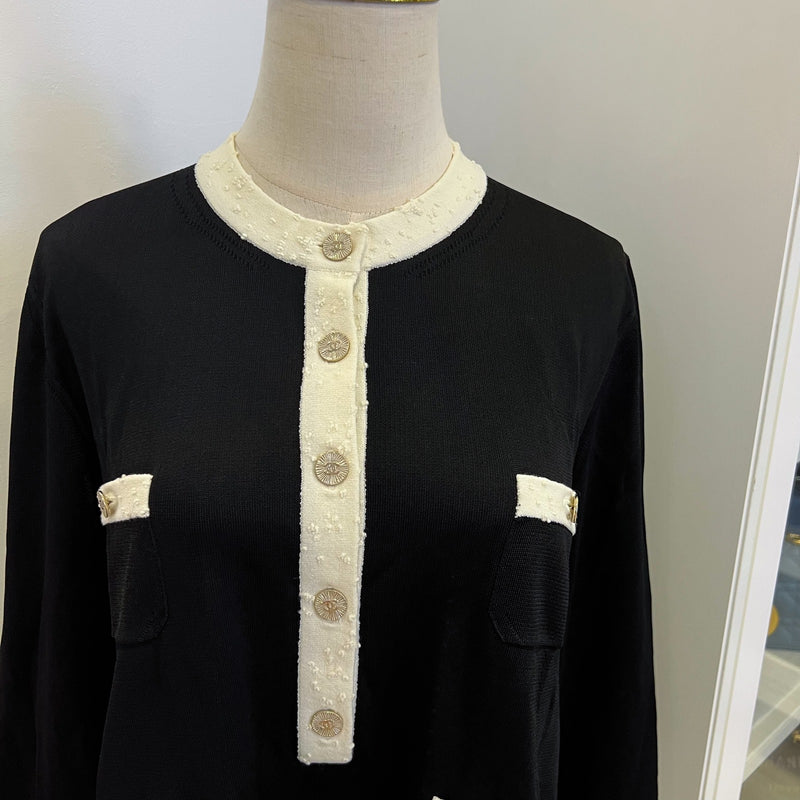 Chanel 25A Pullover / Sweater in Black and Ecru Mixed Fibers - Viscose and Polyamide - Sz 40 (Model: P80014)