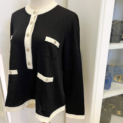 Chanel 25A Pullover / Sweater in Black and Ecru Mixed Fibers - Viscose and Polyamide - Sz 40 (Model: P80014)