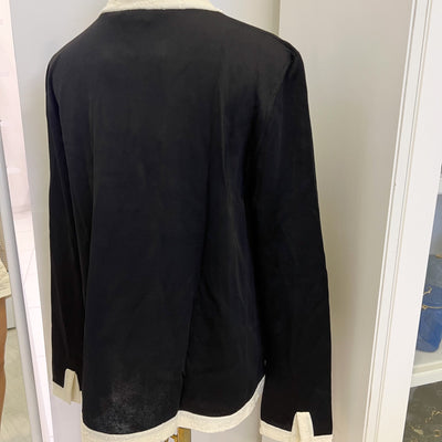 Chanel 25A Pullover / Sweater in Black and Ecru Mixed Fibers - Viscose and Polyamide - Sz 40 (Model: P80014)