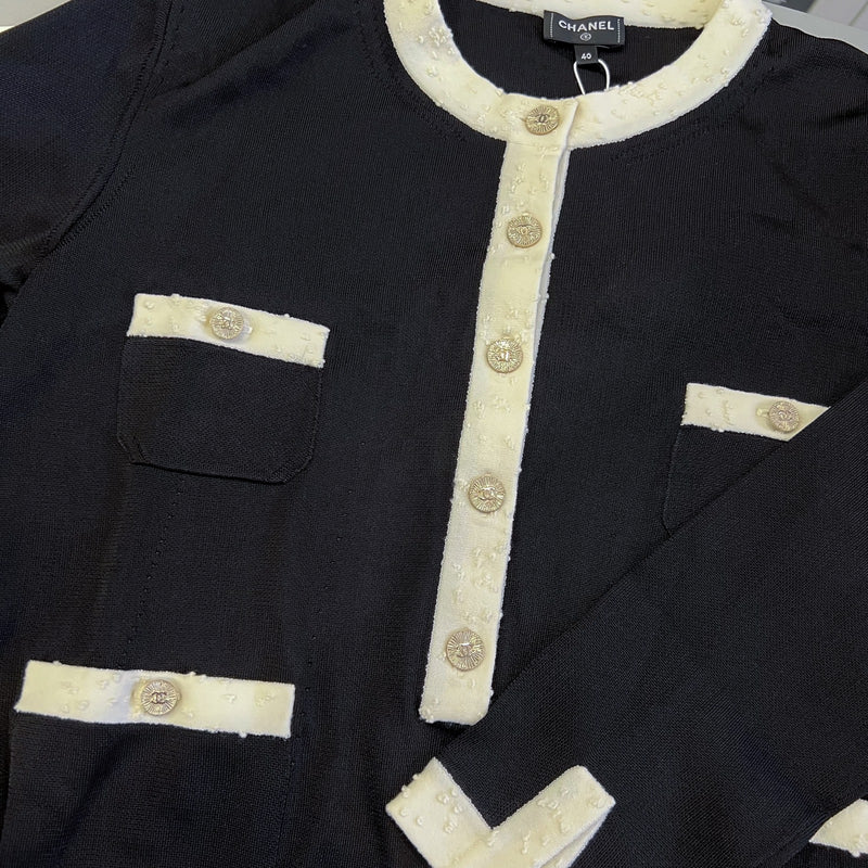 Chanel 25A Pullover / Sweater in Black and Ecru Mixed Fibers - Viscose and Polyamide - Sz 40 (Model: P80014)