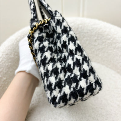 Chanel Mini / Small Kelly Bag in 24A Houndstooth Tweed and AGHW