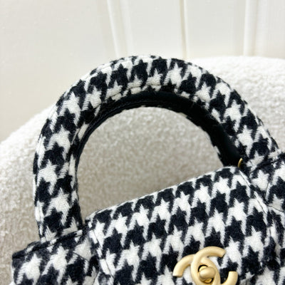 Chanel Mini / Small Kelly Bag in 24A Houndstooth Tweed and AGHW