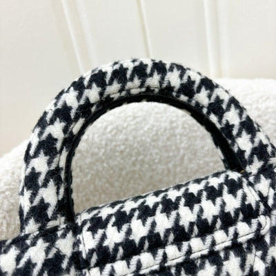 Chanel Mini / Small Kelly Bag in 24A Houndstooth Tweed and AGHW