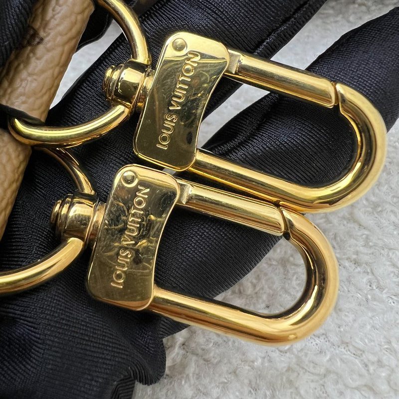 LV Pochette Metis in Reverse Monogram Canvas and GHW (Model: M44876)