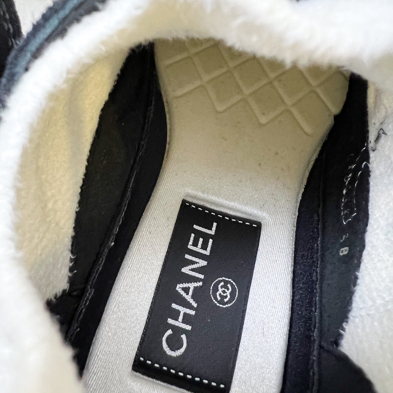 Chanel 21A Sneakers / Trainers in Black Suede and White Fabric Size 38