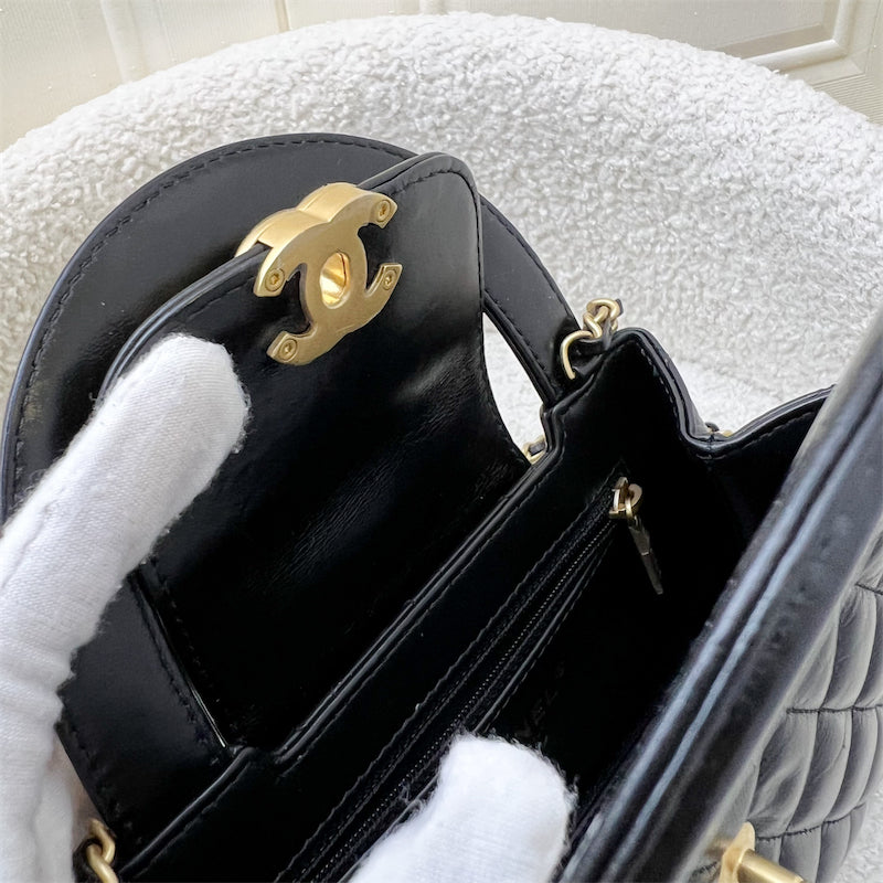 Chanel Mini / Small Kelly Bag in 24A Black Shiny Distressed Calfskin and AGHW (Model: AS4416)