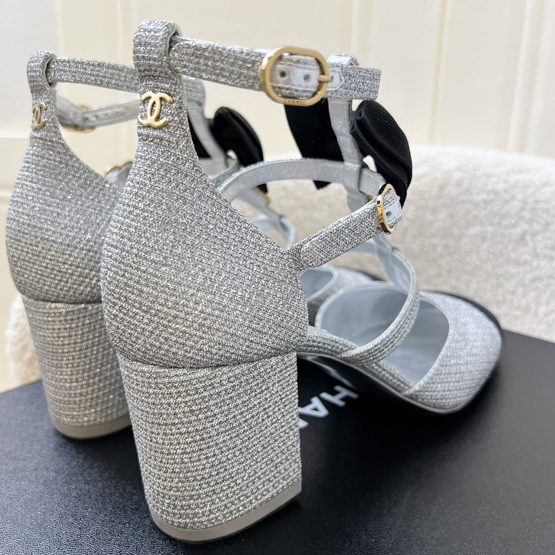 CHANEL / パンプス/38/GRY Chanel Mary Jane Chunky Heels in Silver Fabric and Black Grosgrain