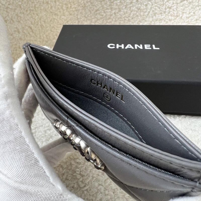 Chanel 19 Flat Card Holder in Grey Lambskin SHW