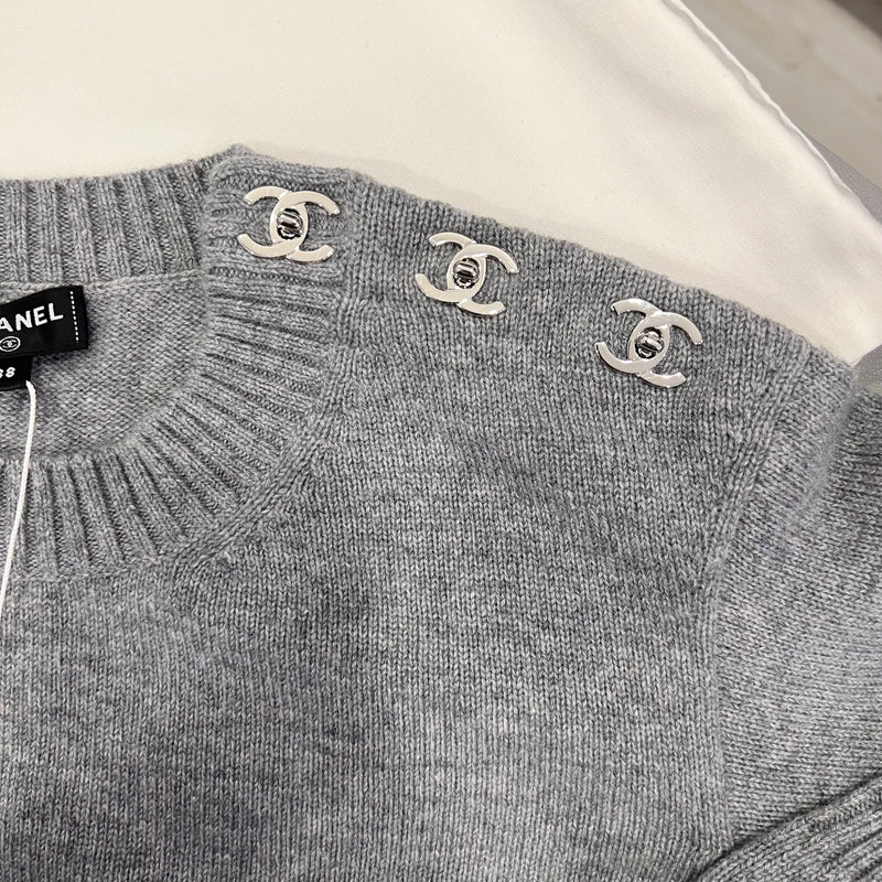 Chanel 24B Knitted Pullover with CC Logo Turnlocks in Grey Cashmere (Model: P77869)