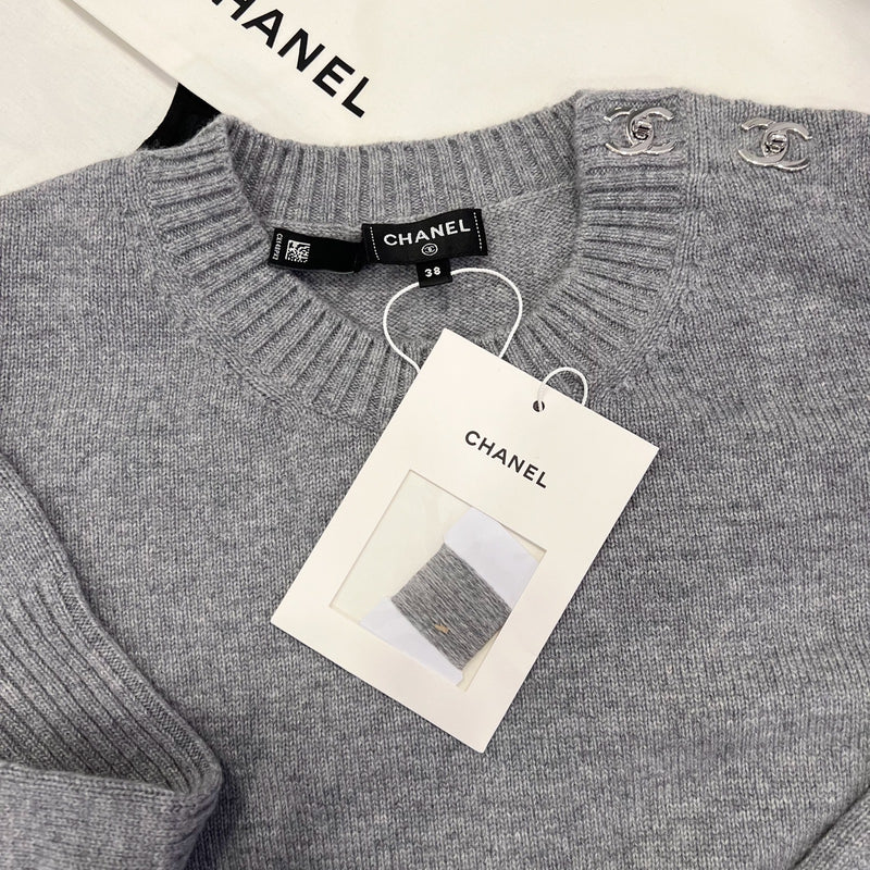 Chanel 24B Knitted Pullover with CC Logo Turnlocks in Grey Cashmere (Model: P77869)