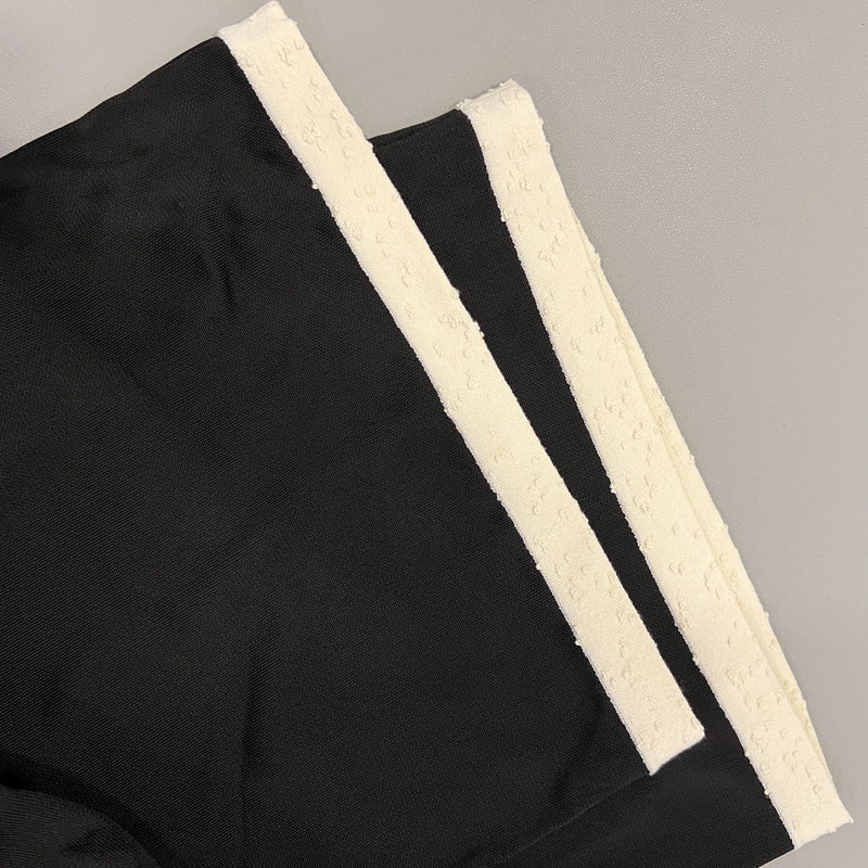 Chanel 25A Pants in Black &amp; Ecru Mixed Fibres (Vicose and Polyamide) Sz 38 (Model: P80118)