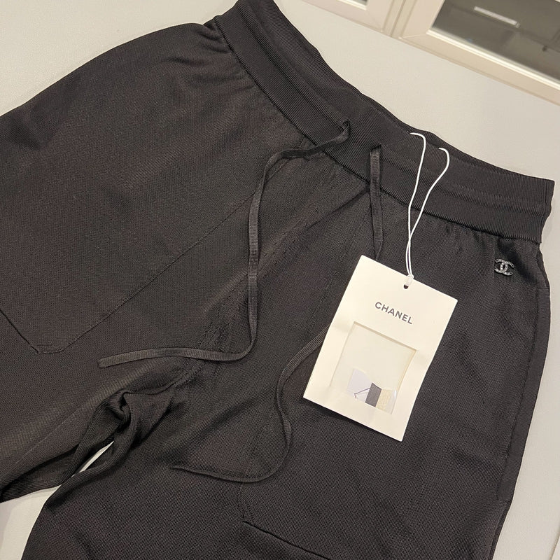 Chanel 25A Pants in Black &amp; Ecru Mixed Fibres (Vicose and Polyamide) Sz 38 (Model: P80118)