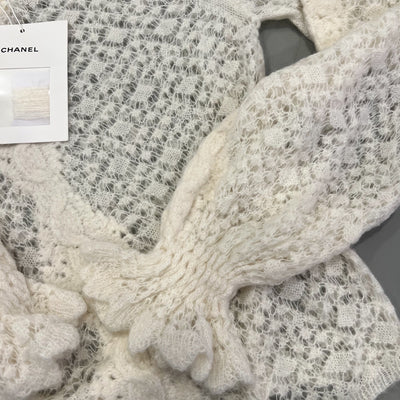 Chanel 23K Runway Pullover in White Alpaca and Polyamide (Model: P75692)