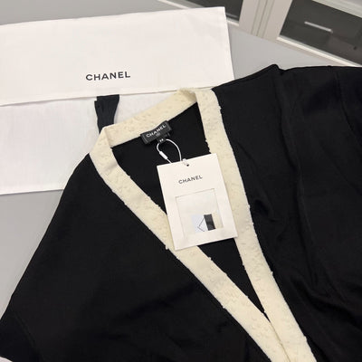 Chanel 25A Cardigan in Black and Ecru Mixed Fibers Sz 38 (Model: P80094)