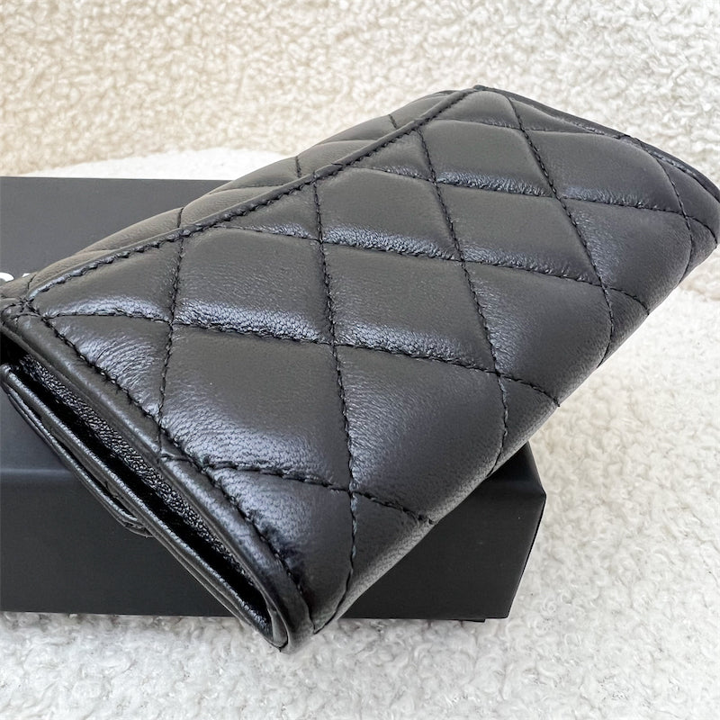 Chanel Classic Snap Cardholder in Black Lambskin and LGHW