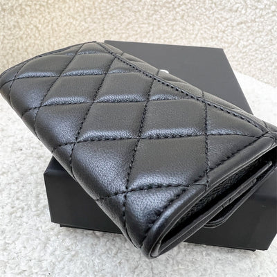 Chanel Classic Snap Cardholder in Black Lambskin and LGHW