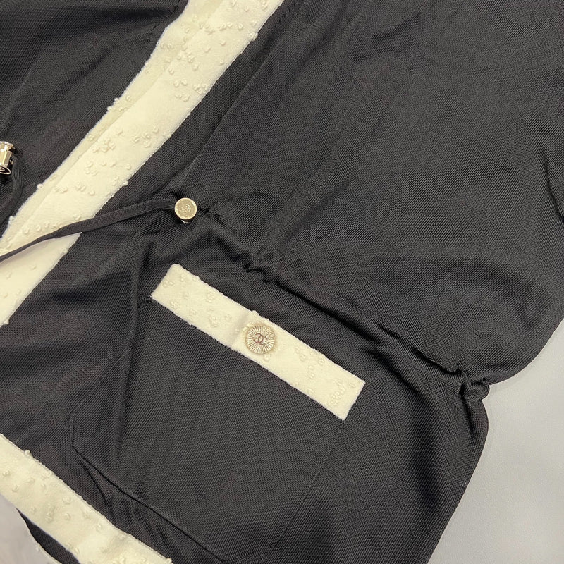 Chanel 25A Cardigan in Black and Ecru Mixed Fibers Sz 38 (Model: P80094)