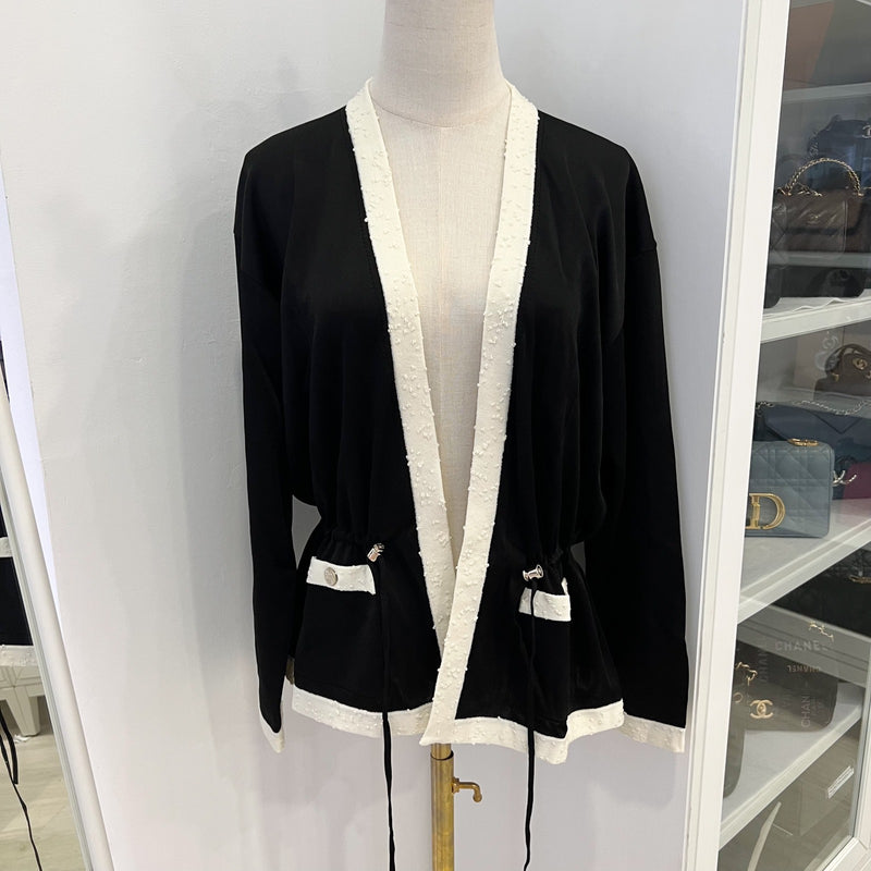 Chanel 25A Cardigan in Black and Ecru Mixed Fibers Sz 38 (Model: P80094)