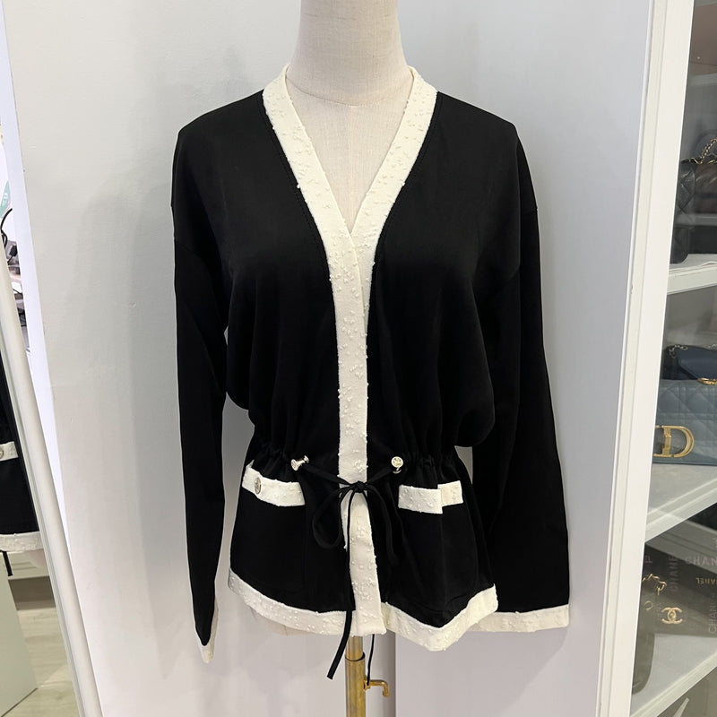 Chanel 25A Cardigan in Black and Ecru Mixed Fibers Sz 38 (Model: P80094)
