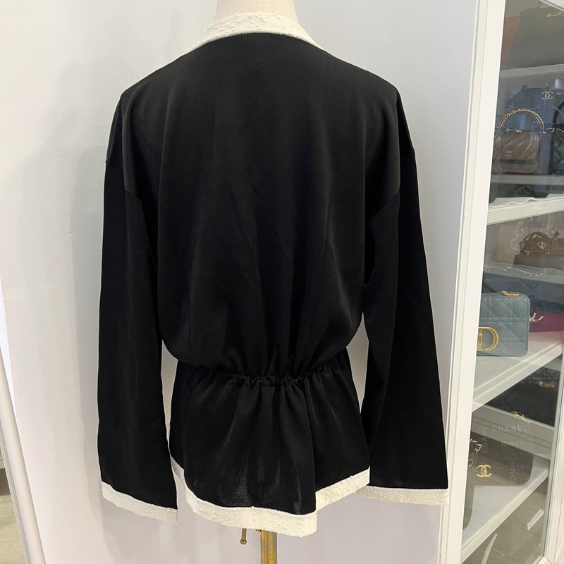 Chanel 25A Cardigan in Black and Ecru Mixed Fibers Sz 38 (Model: P80094)