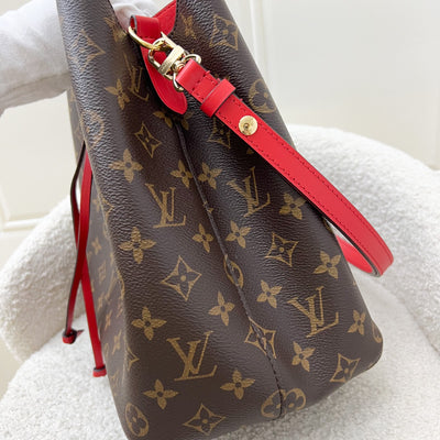 LV Neonoe MM Bucket Bag in Monogram Canvas and GHW