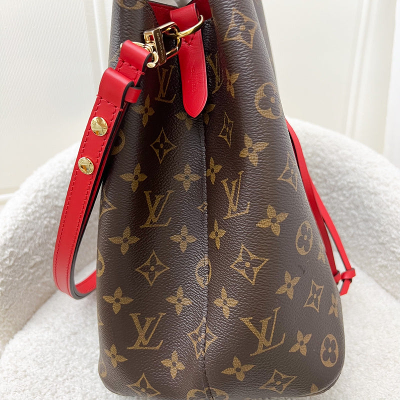 LV Neonoe MM Bucket Bag in Monogram Canvas and GHW