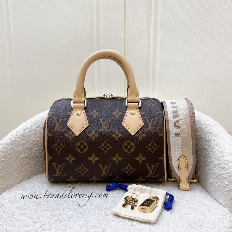 LV Speedy Bandouliere 20 in Monogram Canvas and Adjustable Beige Patterned Strap