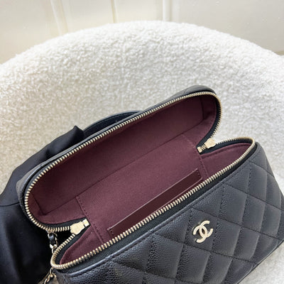 [Below Retail!] Chanel 25P Vanity / Clutch with Chain (LP Style Bag) in Black Caviar and LGHW (Model: AP4385)